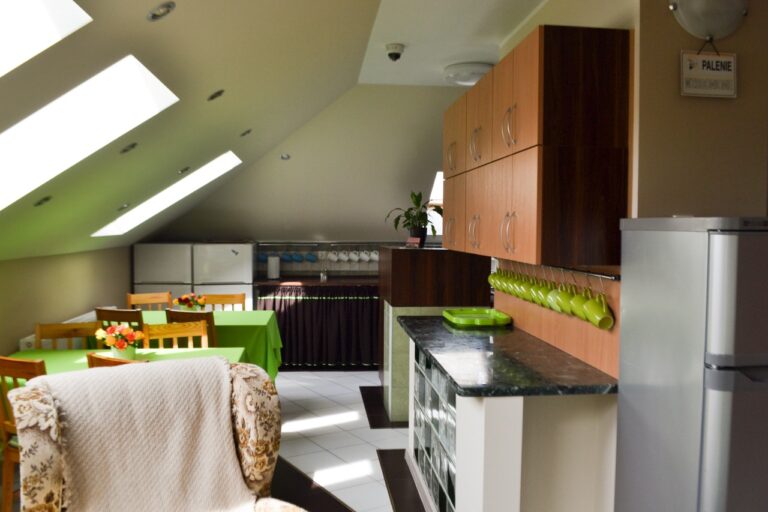 Kuchnia z jadalnią na piętrze